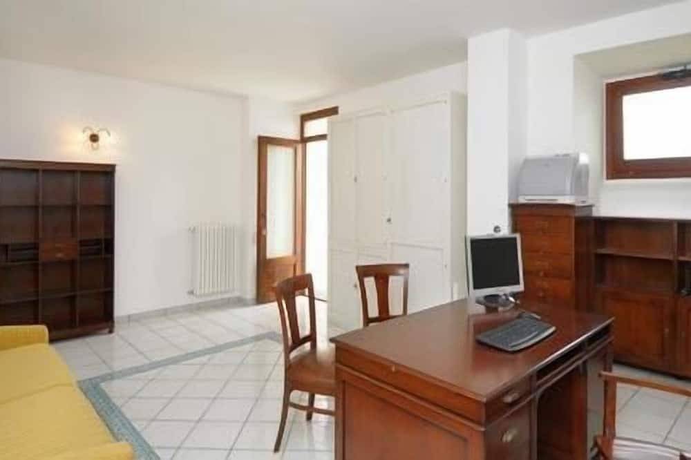 Apartamento entero, La abuela Anna en Ravello con terraza con vista al mar adecuada para familias in Sorrento Coast