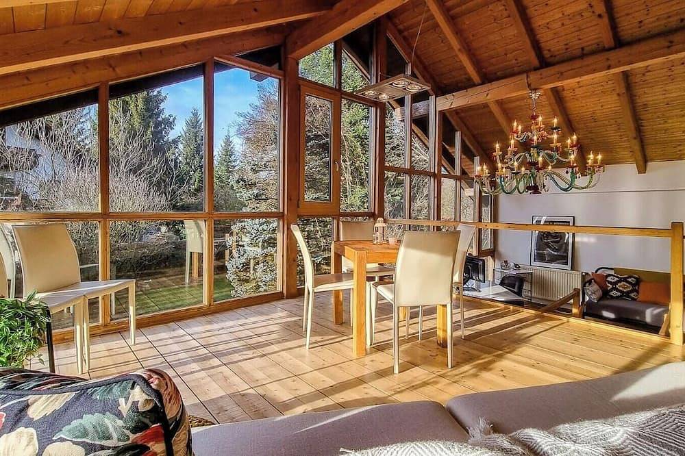 Villa mit Split-Level-Architektur am Ammersee in Windach, Ammersee