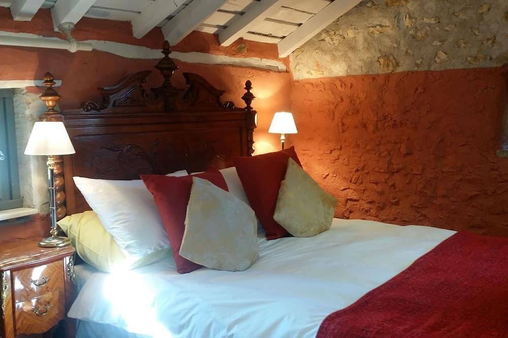 Romantic Mill Cottage 30 min from Bergerac, France in Sourzac, Périgord