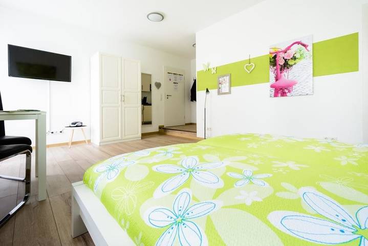 Ganze Ferienwohnung, Breisach Appartements - Ferienwohnung mit 30 qm für max. 2 Personen in Breisach (Kernstadt), Breisach am Rhein