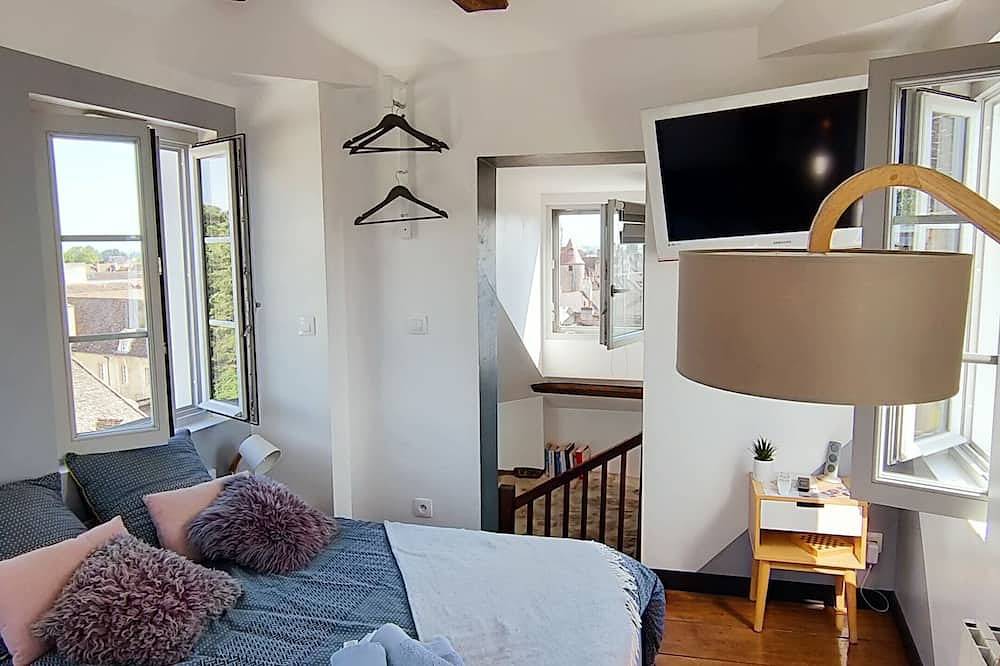 Geheel appartement, Tour Saint Nicolas, in downtown Beaune in Beaune, Beaune en omgeving