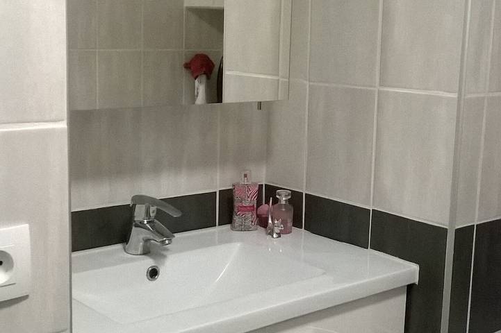 Location de vacances pour 6 personnes, avec jacuzzi ainsi que jardin et balcon à Bosc - 4