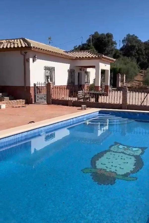 Apartamento para 7 personas, con jardín además de vistas y piscina, Familias con niños en Montefrío