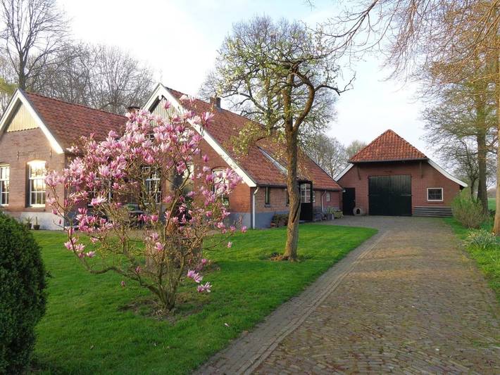 B&b voor 2 personen, with Terras and Tuin as well as Uitzicht in Twente