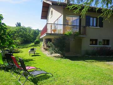 Gîte pour 12 personnes, avec piscine ainsi que terrasse et jardin à Le Grand-Serre