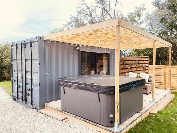 Gîte pour 2 personnes, avec Jacuzzi et Terrasse ainsi que Jardin et Vue