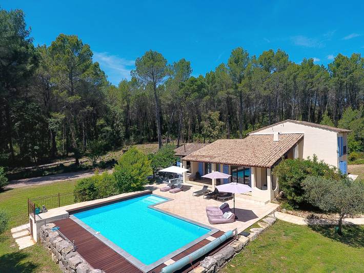 Gîte pour 12 personnes, avec piscine, adapté aux familles à Salernes - 2