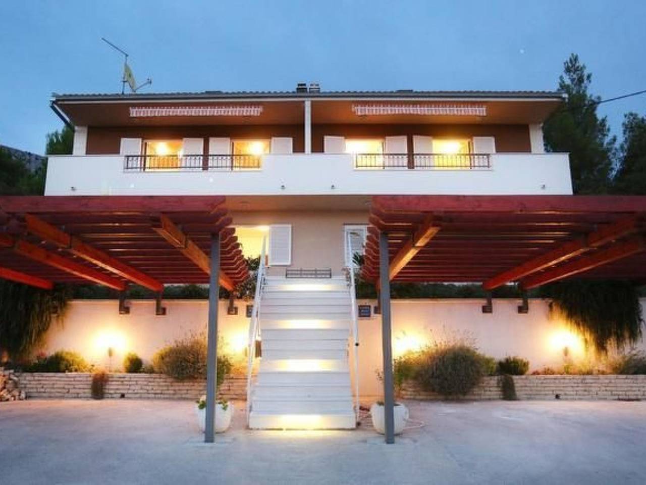 Ganze Wohnung, Strandnahe Ferienwohnung mit Terrasse in Podstrana, Split-Dalmatien
