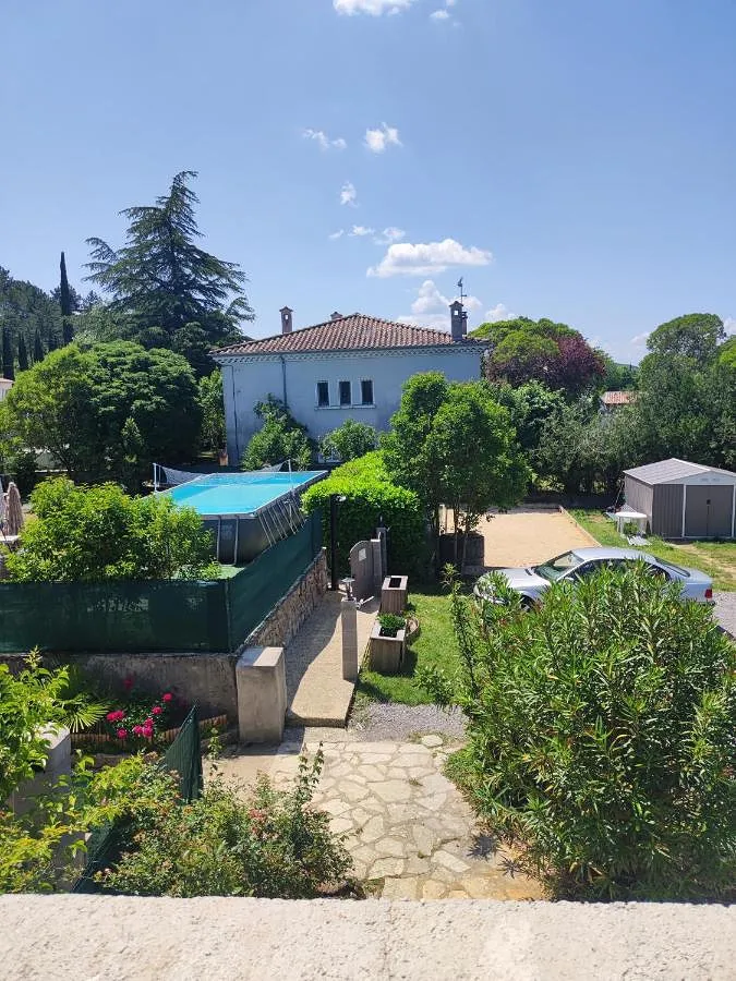 Ferienwohnung für 3 Personen, mit Terrasse und Pool sowie Ausblick - 1