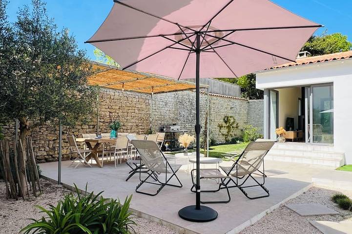 Location de vacances pour 8 personnes, avec jardin et terrasse dans Port de la Flotte-en-Ré