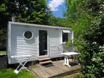 Mobil home pour 2 personnes, avec piscine à Urt