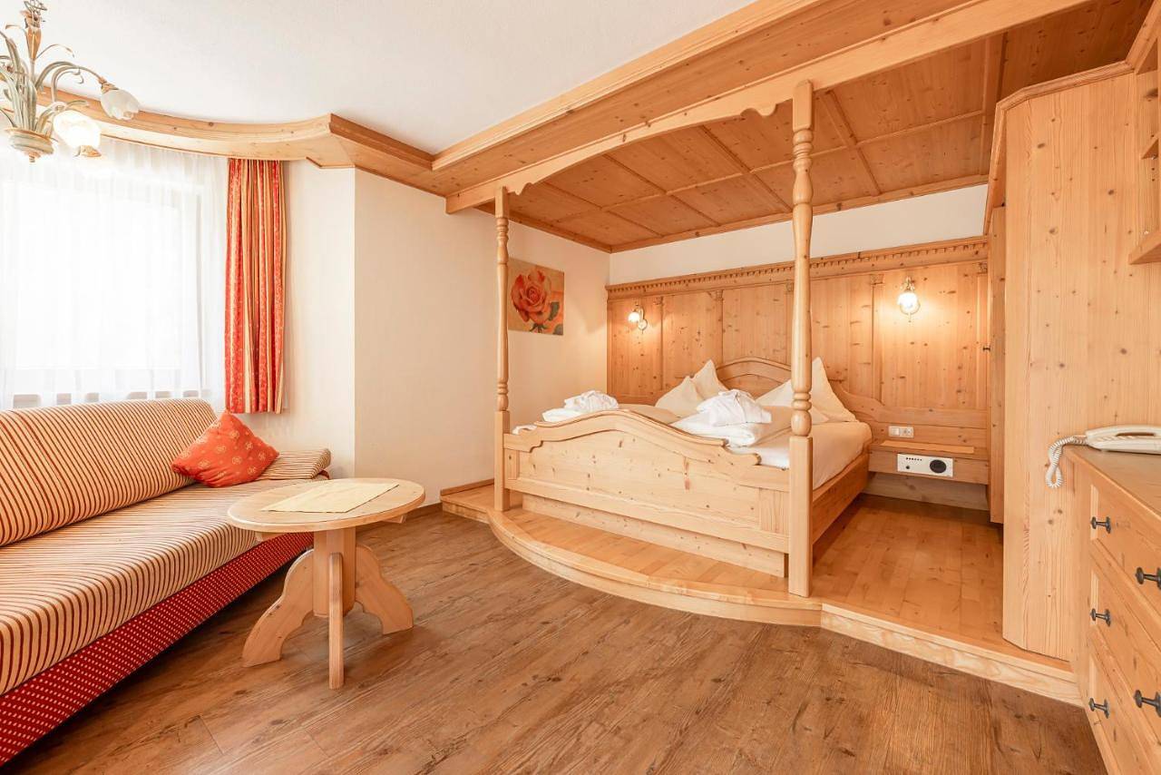 Alpenpension Hotel Pfurtscheller in Stubaier Alpen, Neustift im Stubaital