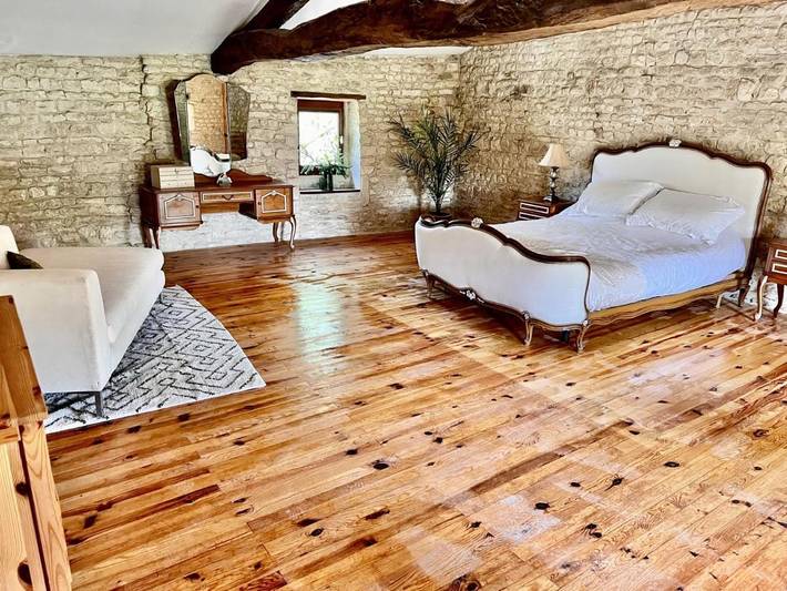 Location de vacances pour 8 personnes, avec piscine ainsi que jacuzzi et jardin, adapté aux familles dans Chives