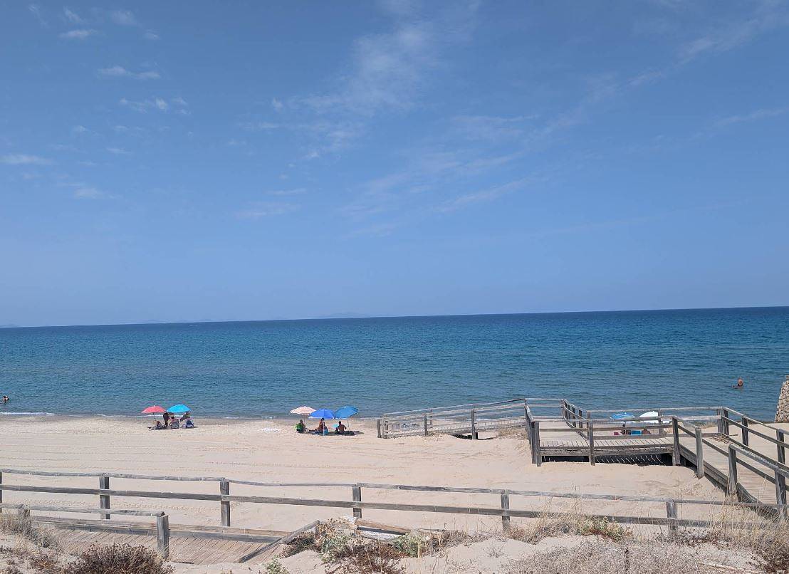 Casa vacanza per 7 persone con piscina in Spiaggia III Pettine, Sorso