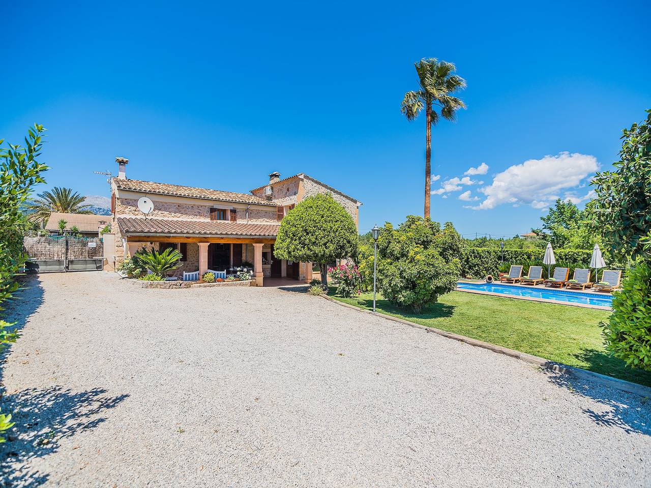 Traditionelle mallorquinische Villa mit Pool in Lloseta, Mallorca Inselmitte
