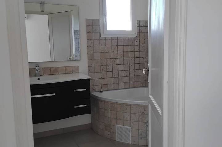 Gîte pour 5 personnes, avec terrasse et jardin à Orange - 4