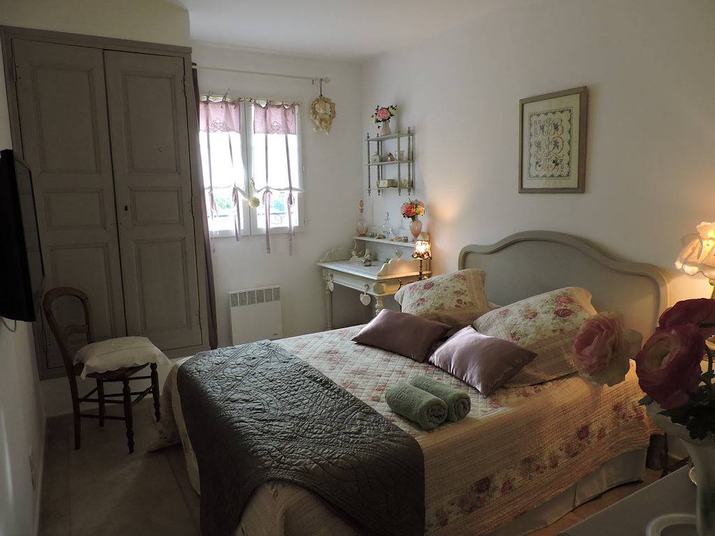 Chez Sophie - Chambre 2 côté campagne in Roquebrune-sur-Argens, Région de Draguignan