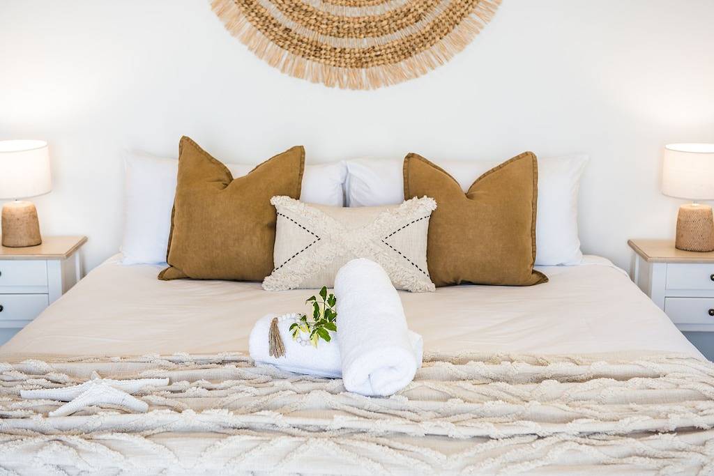 Ocean View 5 Bedroom Holiday Home | Perfect Whitsundays Escape in Airlie, Airlie Beach