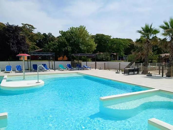 Camping für 6 Personen, mit Pool und Terrasse in Vienne - 4