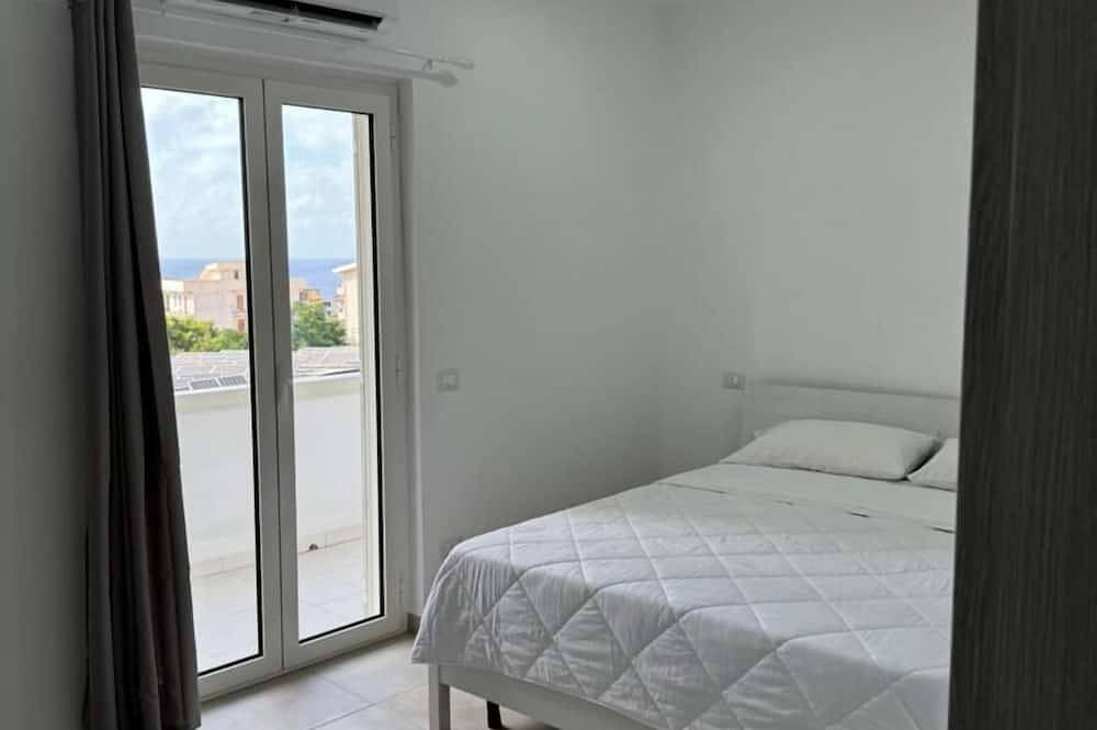Entire apartment, Holidays Apartments \"Giulia\" in Tropea, Vibo Valentia Province