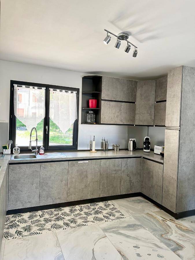 Location de vacances pour 6 personnes, avec jardin et vue à Rosans - 4