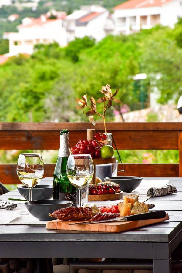 Camping pour 5 personnes, avec bassin pour enfant et terrasse ainsi que vue et piscine, animaux acceptés dans Primorje-Gorski Kotar - 4