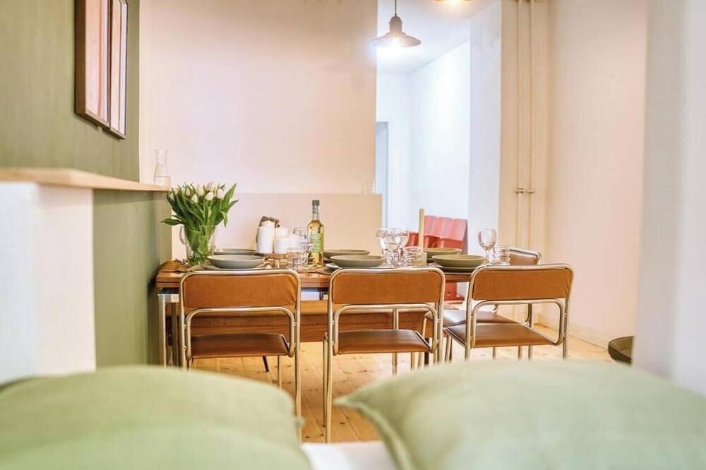 Ganze Wohnung, Chic Urban Retreat Between Schlesisches Tor and Görlitzer Park in Kreuzberg Berlin, Berlin
