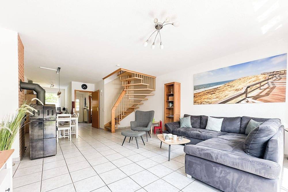 Komfortables Ferienhaus Bremer Str. 6 in Cuxhaven-Sahlenburg mit Garten in Sahlenburg, Cuxhaven