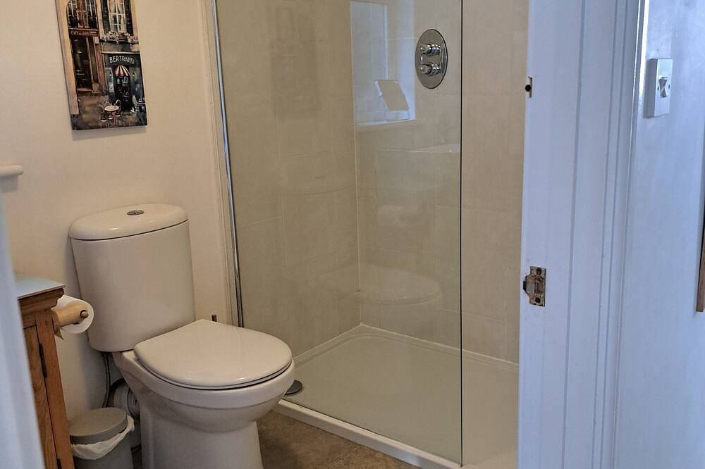 Private entrance, parking, peace and quiet within walking distance of the city in Norwich, Norfolk