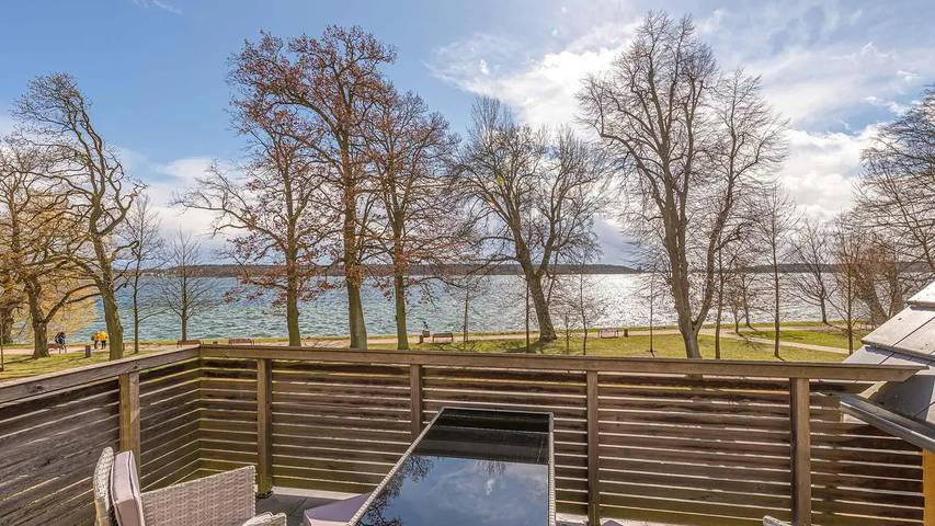 Ferienwohnung für 2 Personen, mit Balkon an der Müritz