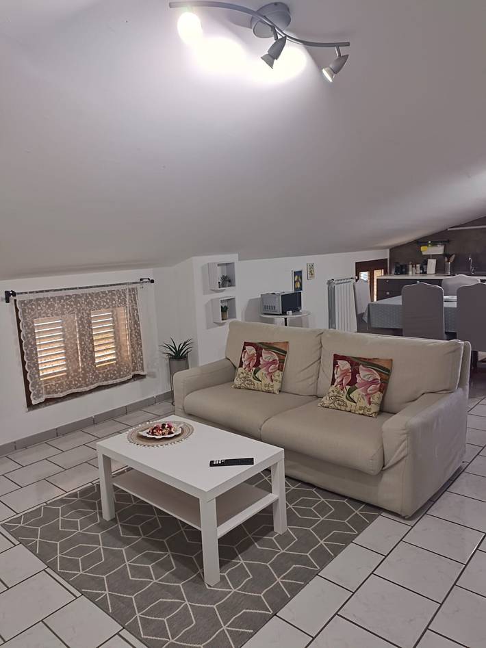 Apartment 'Tra Mare e Monti' with Wi-Fi and Air Conditioning