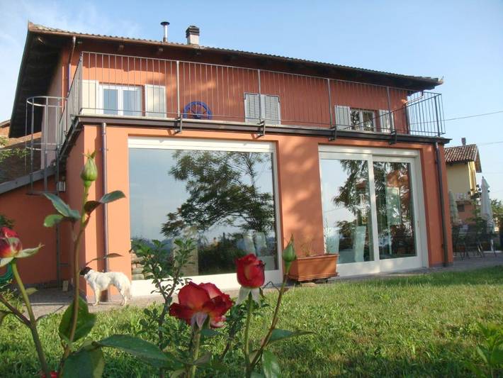 Agriturismo per 2 persone, con Idromassaggio e Terrazza nonché Giardino a Monforte d'Alba