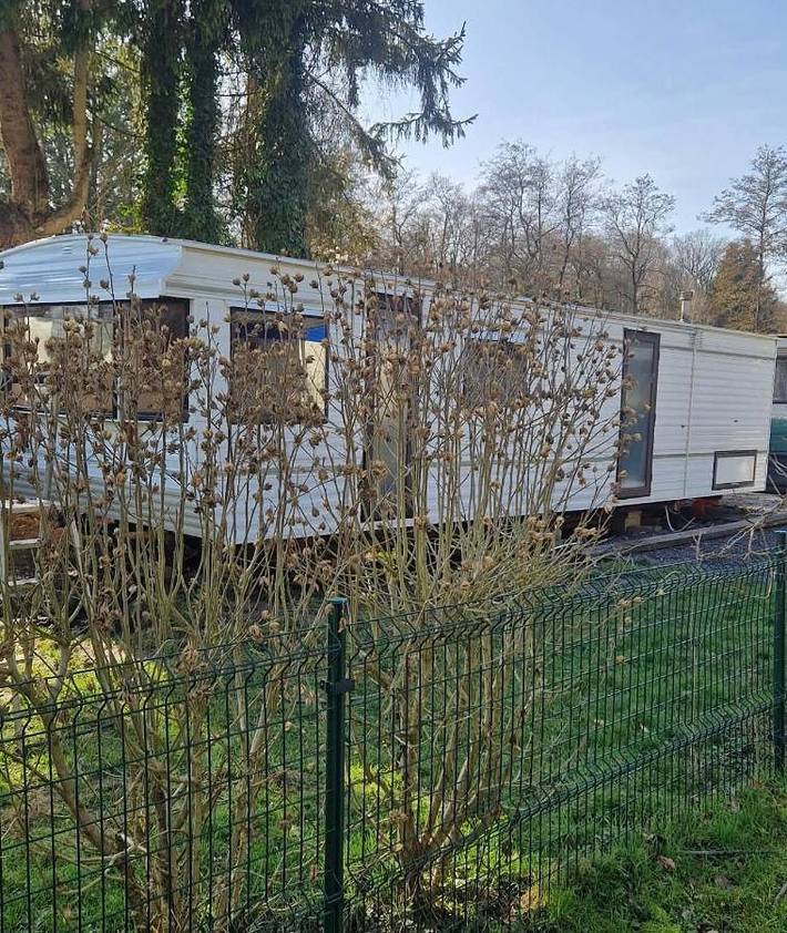 Location de vacances pour 4 personnes, avec piscine ainsi que jardin et vue, animaux acceptés à Philippeville