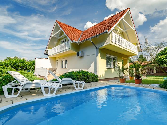 Ferienhaus für 8 Personen in Balatonszarszo