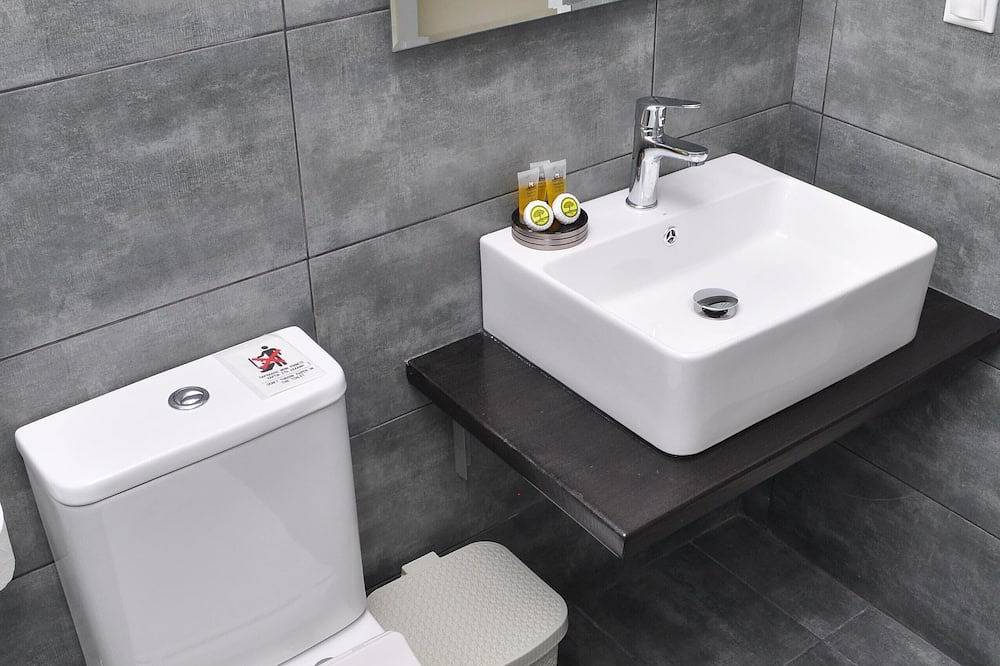Entire apartment, Polymnia I - Top Floor 2-Bedroom Apartment in Lassi, Argostoli