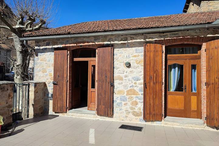 Location de vacances pour 4 personnes, avec Terrasse à Peyreleau