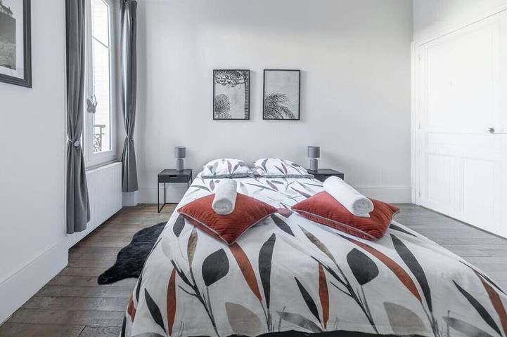 Ganze Wohnung, Large apartment with terrace, free parking in Vichy, Vichy und Umgebung