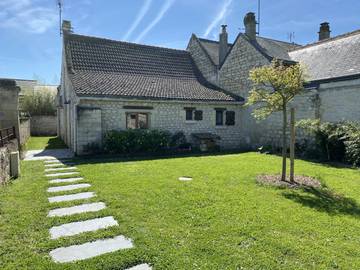 Gîte pour 6 personnes, avec terrasse et jardin à Avoine