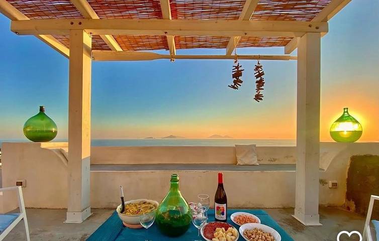 Gîte pour 2 personnes, avec Terrasse et Jardin dans Stromboli