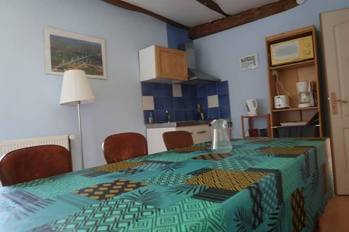 Gîte pour 11 personnes, avec jardin et vue à Tournemire - 4