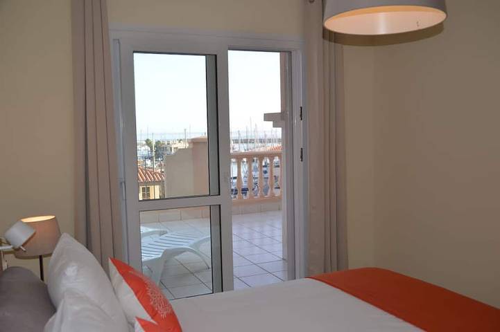 Appartement entier, Appartement vue mer à Almérimar Marina & Golf Resort avec piscine. in Almerimar, El Ejido