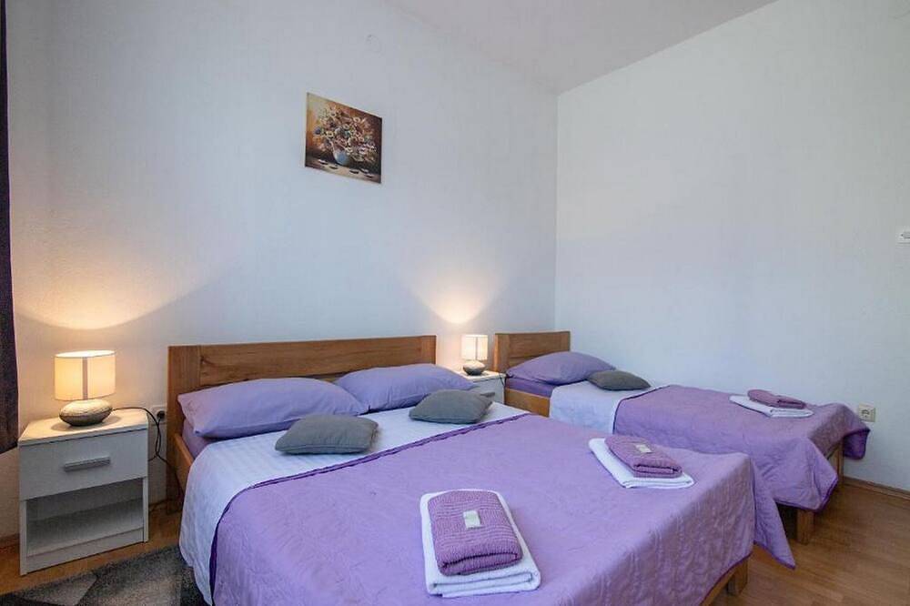 Apartments & Rooms Rendulić - Two bedroom Suite with shared Terrace in Rakovica, Karlovac region
