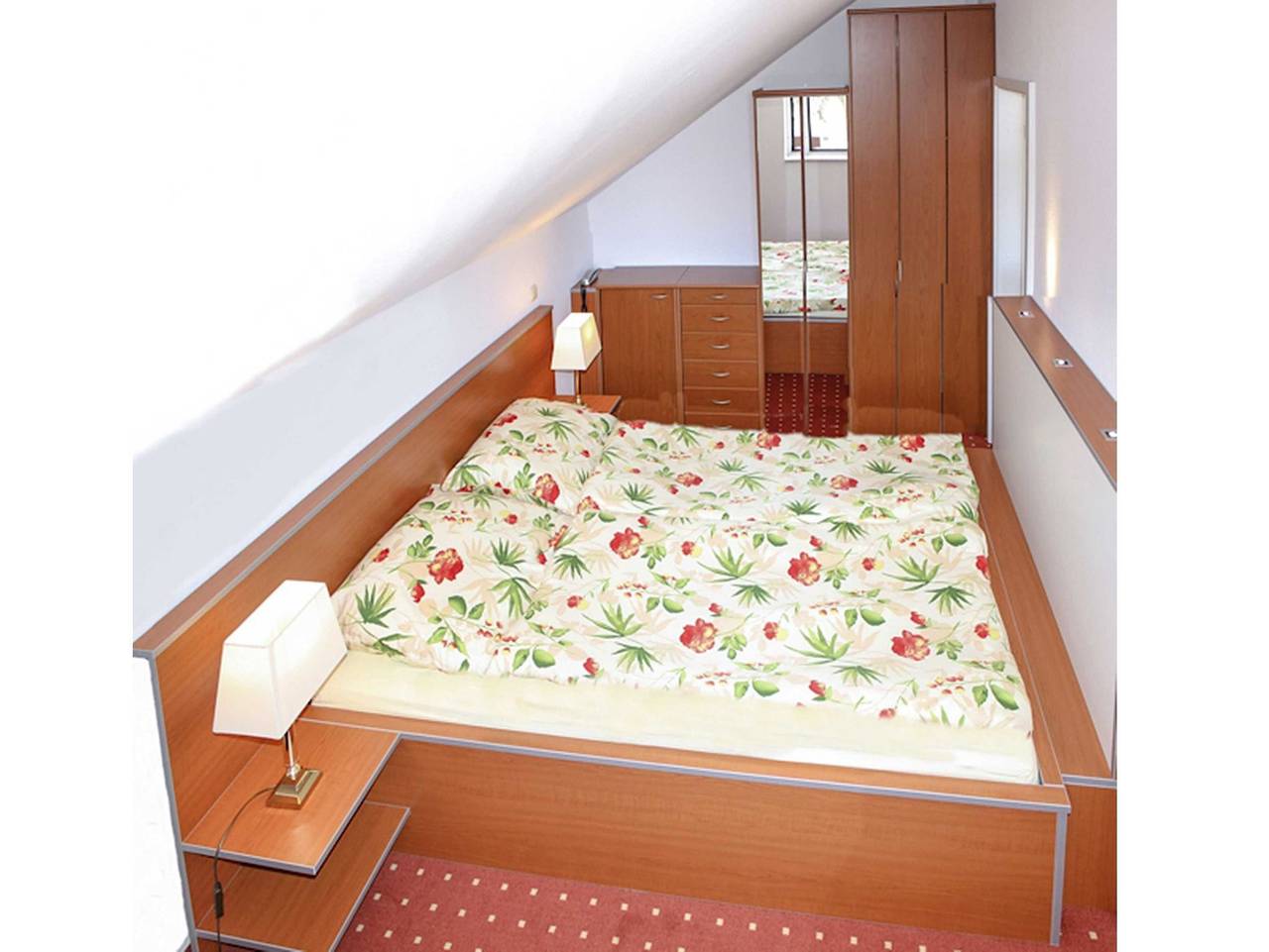 Ganze Ferienwohnung, Waldhaus Gronenberg - 2-Raum Fewo Nr. 8, 45m², Dg, Süd in Pönitz am See, Scharbeutz