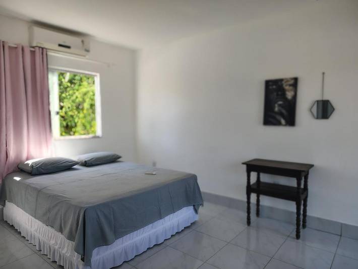 Casas e apartamentos de temporada para 2 pessoas, com vista e piscina e ainda jardim em Alcobaça (Bahia)