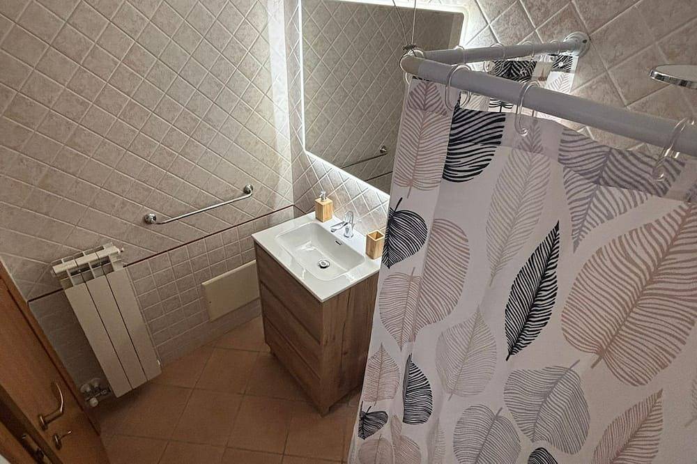 Apartamento entero, Casaggiù traditional house just steps from the towncenter & seaside destinations in San Vito dei Normanni, Salento