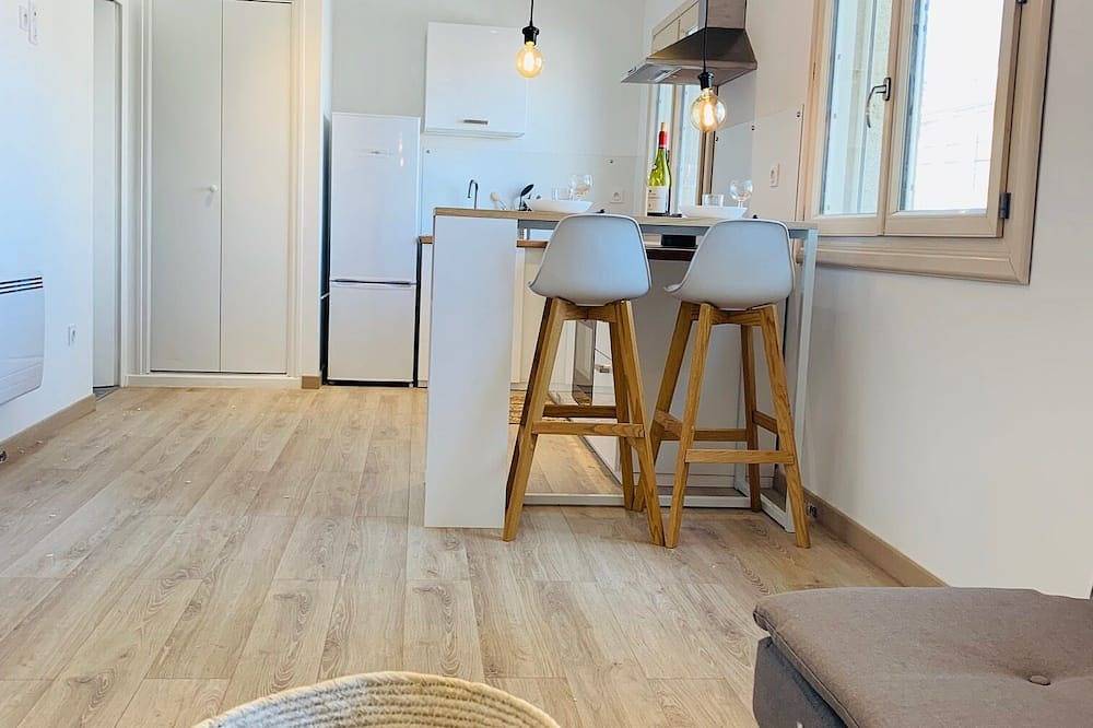 Apartamento entero, Estudio de colores de verano cerca del centro y la estación de tren in Salon-de-Provence, Region de Aix-en-Provence