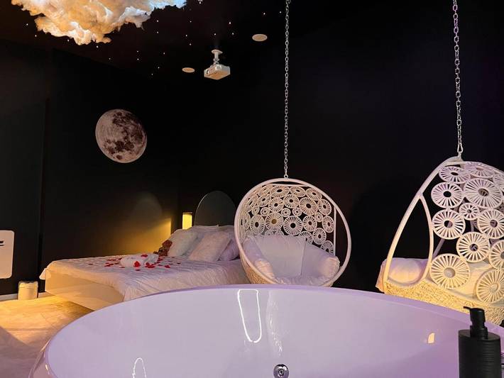 Gîte pour 2 personnes, avec jacuzzi dans Jujurieux - 4