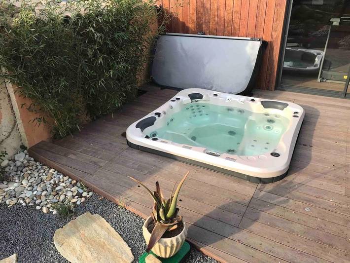 Location de vacances pour 6 personnes, avec jardin ainsi que vue et piscine, animaux acceptés à Teyran - 4