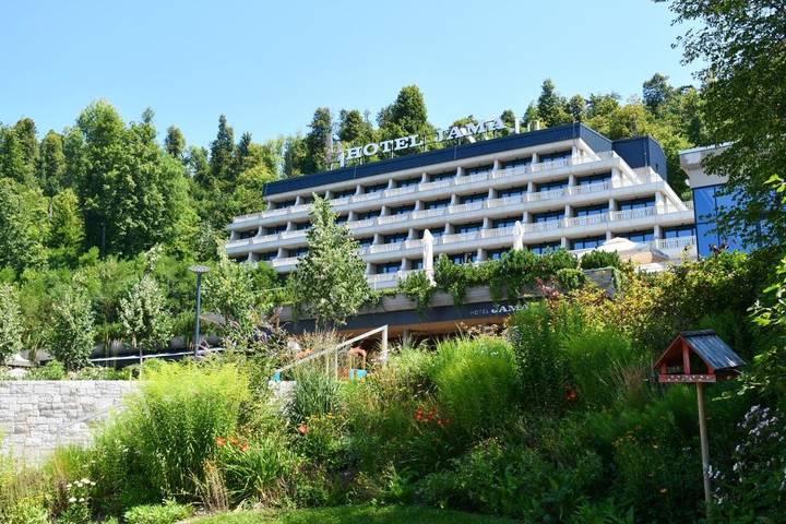 Hotel für 4 Personen, mit Balkon und Terrasse sowie Garten und Ausblick