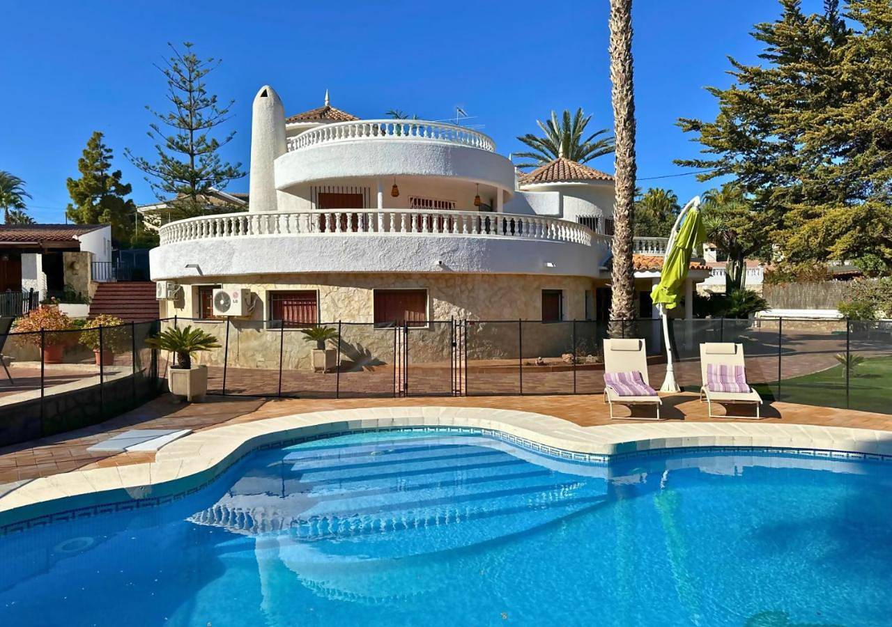 Villa Maréa: Private Luxury Villa in El Barrio, Alicante